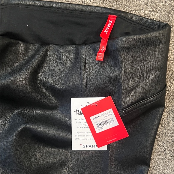 SPANX Leather-Like Front Slit Leggings Sz S NWT - Picture 3 of 6